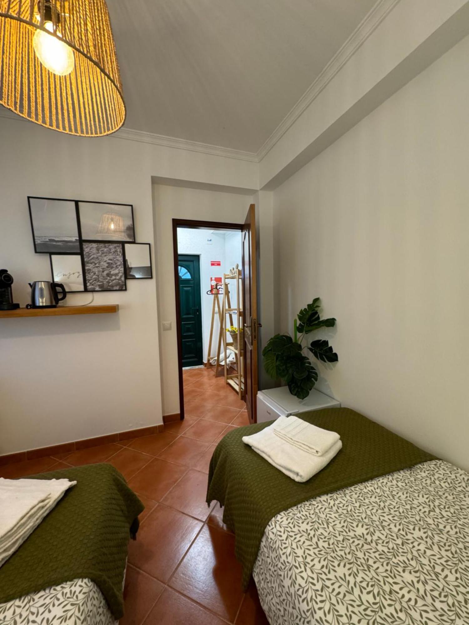 Quarto Duplo Com Terraco E Casa De Banho Privativa - Em Casa De Praia Em Almograve - Trilho Dos Pescadores Одемира Экстерьер фото